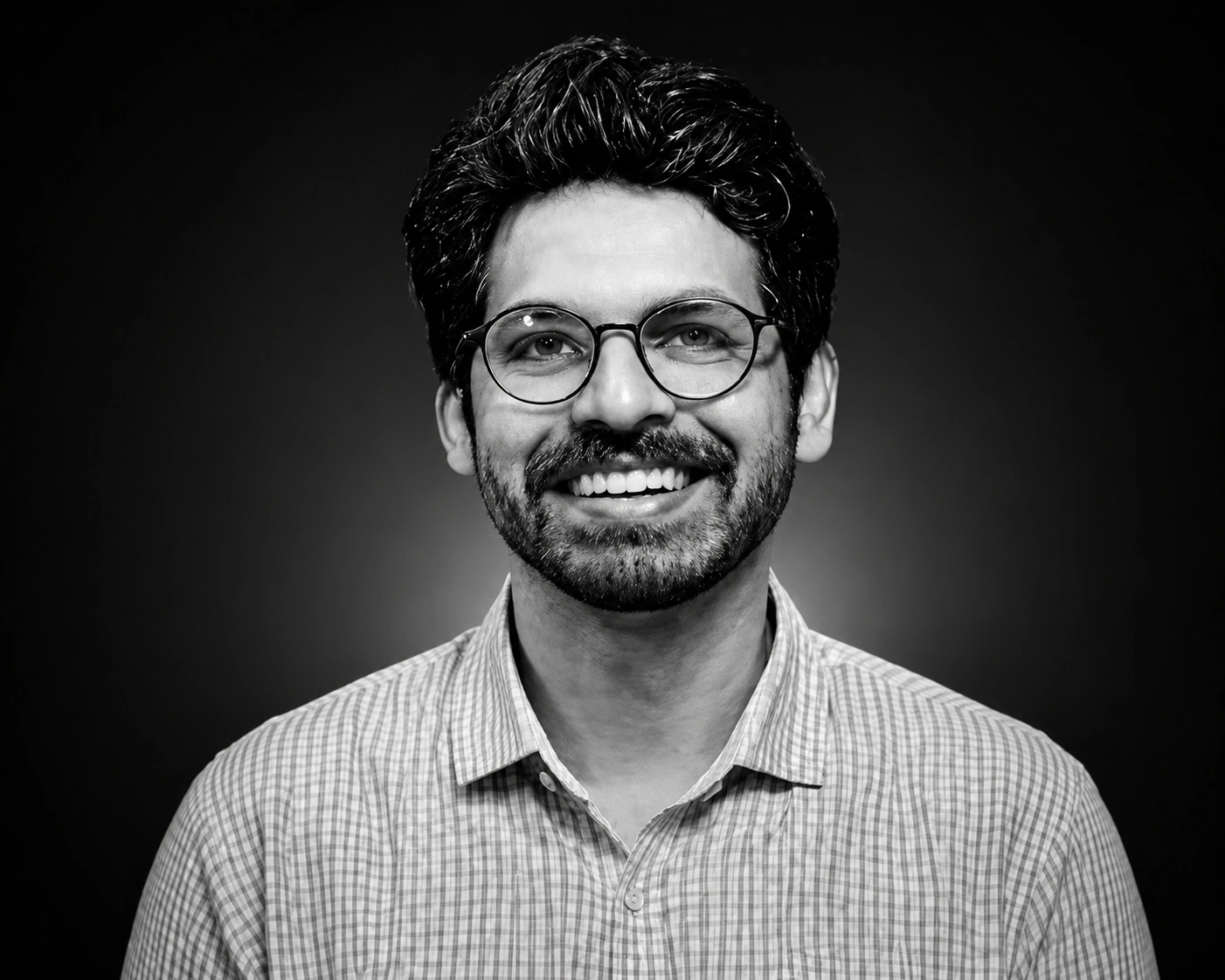Altaswiq Agencia owner and founder Mohammad Talib Khan, professional black and white headshot